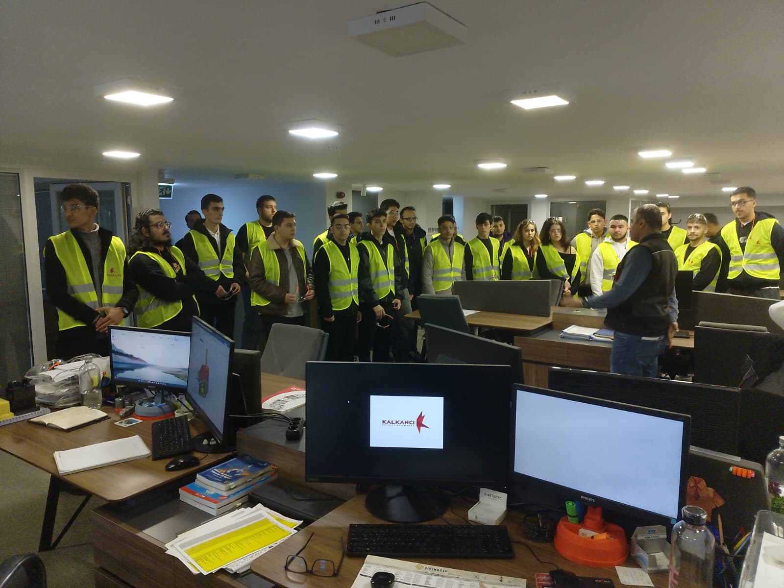 WhatsApp Image 2025-12-17 at 16.10.59 (1).jpeg (155 KB)